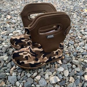 Bogs for baby, size 6. Camo, excellent condition